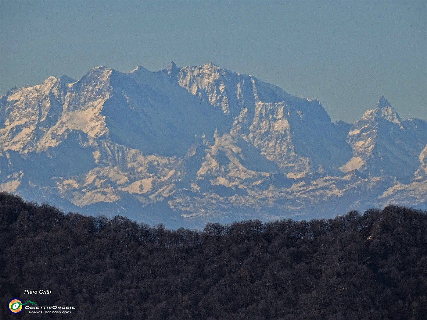 39 Maxi Zoom verso il Monte Rosa (4634 m) con il Cervino (4478 m ) a dx.JPG -                                